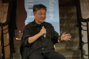 Над 300 почитатели на литературата се наредиха на опашки и