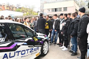 Над 1500 гимназисти ще преминат обучения по пътна безопасност Това