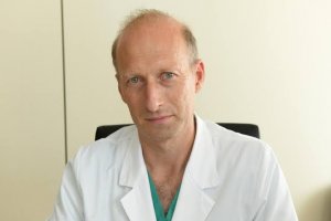 Един от лекарите на папа Франциск – личния му хирург