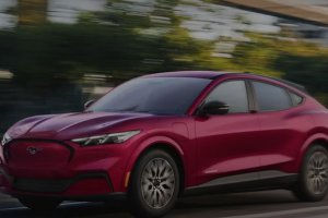 Американската корпорация Ford коригира надолу плановете си за печалба поради