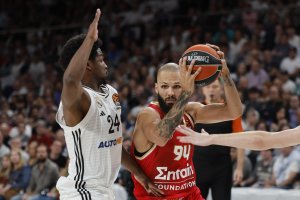 Александър Везенков изигра един от най слабите си мачове в баскетболната