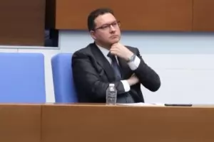 Даниел Митов се закани на протестиралите пред РПУ-Хасково