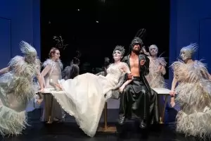 Диана Добрева сънува бляскава комедия в лятна нощ