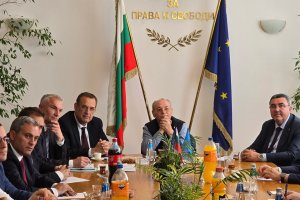 От лагера на Ахмед Доган решиха да го включат по активно