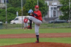 Само два от планираните шест мача се изиграха в потопения