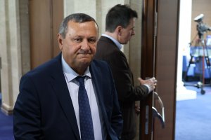 Народното събрание отхвърли предложението на депутатите на Ахмед Доган да