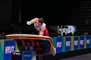 Двама български национали се класираха за финалите на отделните уреди