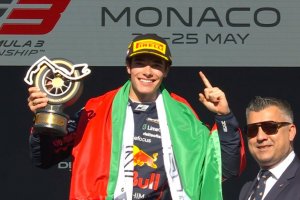 Никола Цолов спечели състезанието от Формула 3 на емблематичното градско