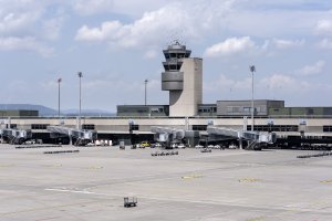 Националната авиокомпания на Швейцария Суис Swiss отменя 1400 полета от