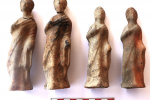 Келтската богиня Епона вероятно изобразена като жена яздеща кон разкриха