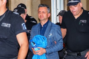 Съдът постанови мярка задържане под стража за директора на Митници