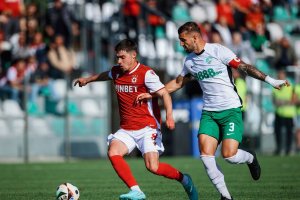 ЦСКА победи с 2 1 Берое и на практика си осигури