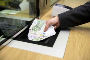 Който смята че българите не искат еврото и не са