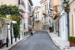 Гръцкото правителство обмисля наказателен данък за собственици на празни имоти