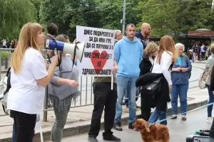И медицинските специалисти искат 150% от средната заплата