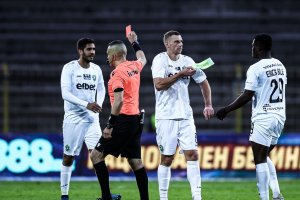 Шампионът Лудогорец завърши 2 2 в гостуването си срещу Левски в