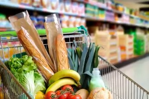 Основните храни на трапезата са поскъпнали с 11% за година