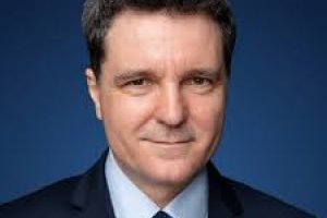 Кметът на Букурещ Никушор Дан печели президентските избори в Румъния