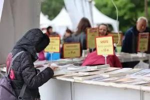 Пролетният панаир на книгата събра над 140 издателства пред НДК
