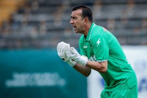 Вратарят на Славия Георги Петков си върна днес рекорда за