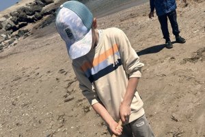 Плажната ивица в Поморие изток север е залята с нефтени петна