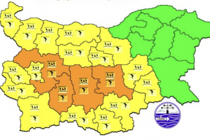 Значителни валежи гръмотевични бури и градушки очакват метеоролозите за 20