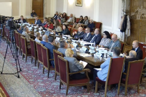 Управляващото мнозинство в парламента определено от опозицията като коалиция Новото