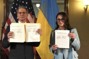 Завързаният сериал с не подписването на Сделката за полезните изкопаеми която