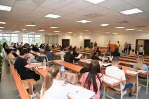 УНСС предлага единен държавен изпит по математика
