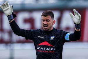 Вратарят и капитан на изпадналия във втора дивизия Крумовград