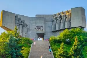 "Първи частен съветски паметник" разбуни страсти