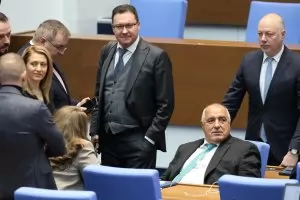 Корпулентен гръб подпира Даниел Митов