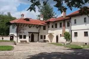 Симеон Сакскобургготски продава царския дворец в Баня