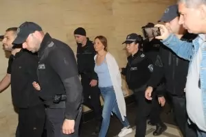 Политик е заплашвал Петя Банкова, твърди адвокатът ѝ