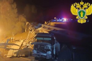 Мост се срути върху пътнически влак в Брянска област късно