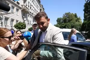 5 неудобни въпроса за корупционния скандал в "Продължаваме промяната"