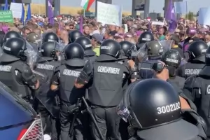 Полицейски кордон опази магистрала "Тракия" от протеста на горските 