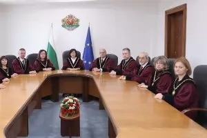 Депутати сезираха КС срещу шефовете на КЗЛД и Сметна палата