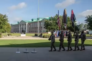 Петима войници са простреляни във военна база на САЩ