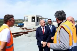 Министър Караджов: Целта е влакът от София до морето да пътува със 140 км/час