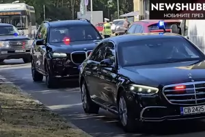 Кортежът на президента Радев блокира Варна