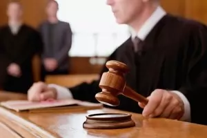 Граждани ще могат да съдят банките за повече и по-дълго