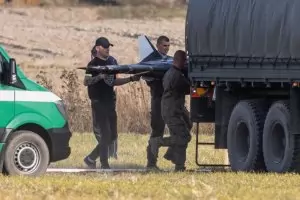 Полша изпраща 40 000 войници на границите с Беларус и Русия