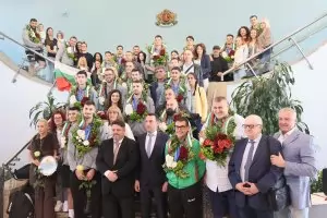 Долу ръцете от волейболистите!