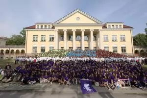 Американският колеж откри с 4 дни по-рано учебната година