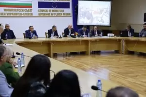 Премиерът обеща до лятото да премахне водния режим в Плевен