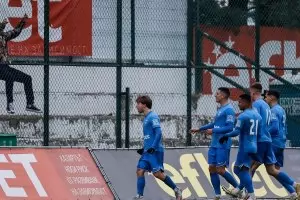 Клуб от Първа лига може да остане без лиценз този месец