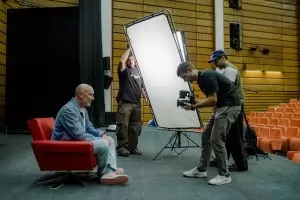 Театър Artvent празнува годишнина с комедията "Петък вечер"