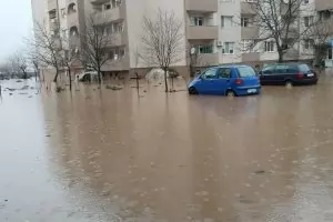 Квартал в Крумовград е под вода