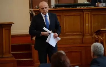 Вицепремиерът Томислав Дончев не вижда нищо смущаващо в  прякото възлагане на проекта "Хемус" на държавно предприятие, подчинено на МРРБ.